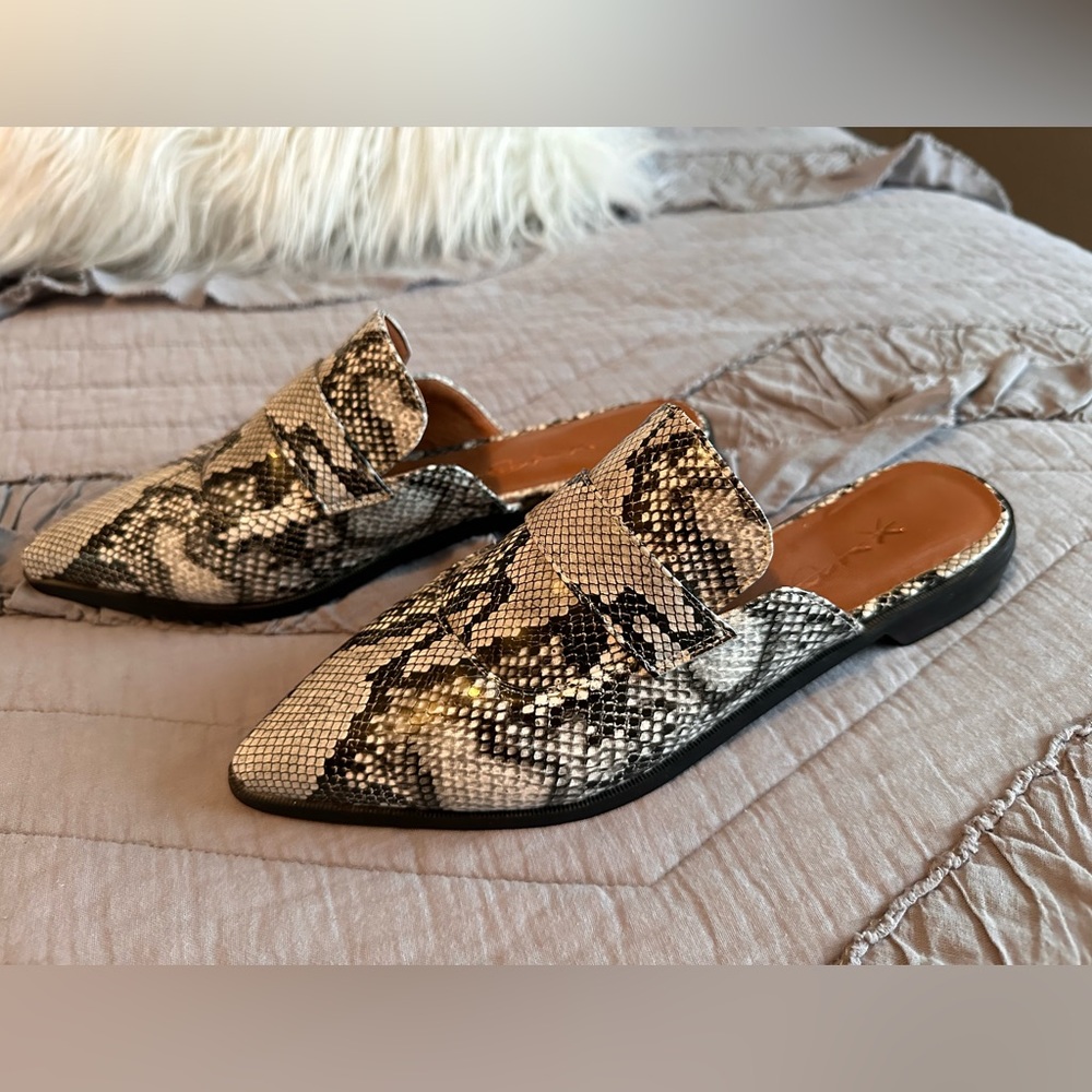 Mule - snake print